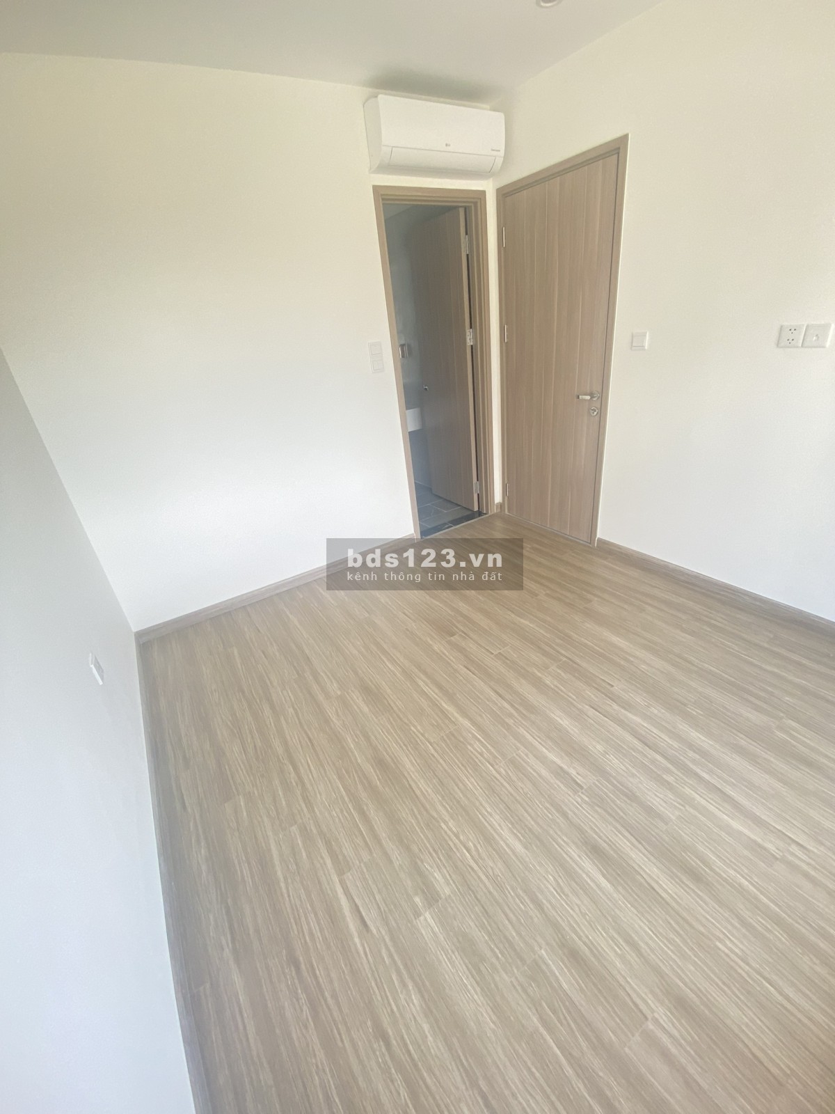 Cho thuê căn hộ Vinhomes Grand Park Quận 9 liên hệ 0903257578, tiện ích đủ