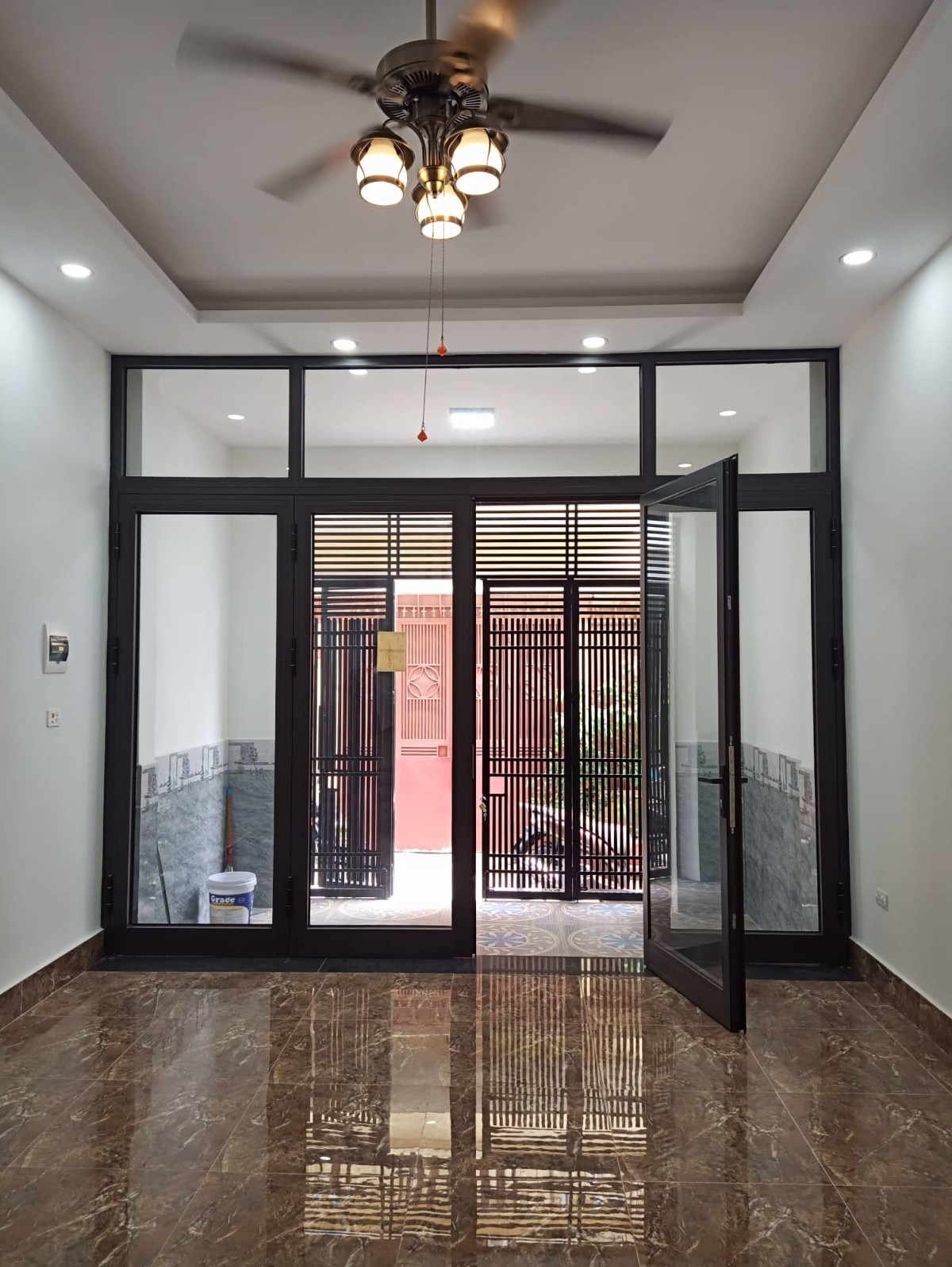 Bán nhà chợ Ngọc Thuỵ lô góc mới đẹp long lanh đường ô tô tránh, giá bán 5.6 tỷ