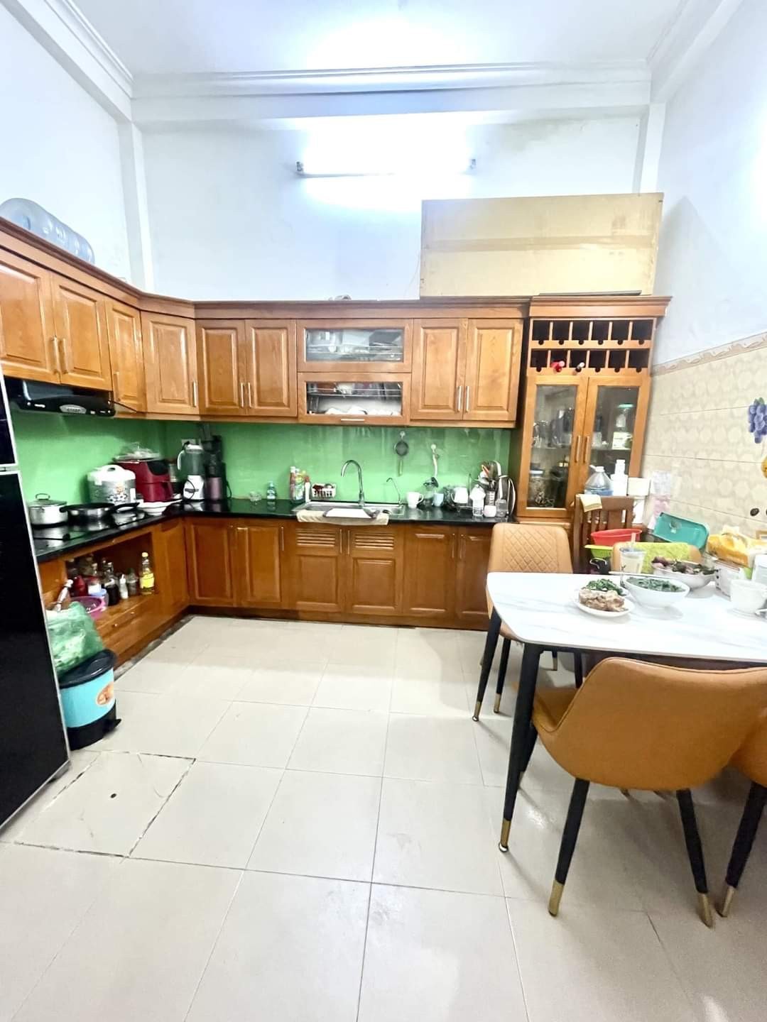 Bán gấp nhà Nguyễn Khang Cầu giấy 45m2 4 tầng giá nhỉnh 5 tỷ ngõ nông oto gần phố