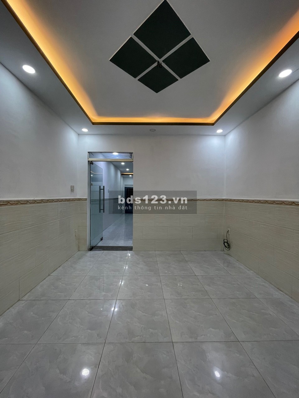 Bán Nhà Quận 6 - Nhà hẻm 4m ngay sát Chợ Phú Lâm Quận 6, giá tốt đầu tư
