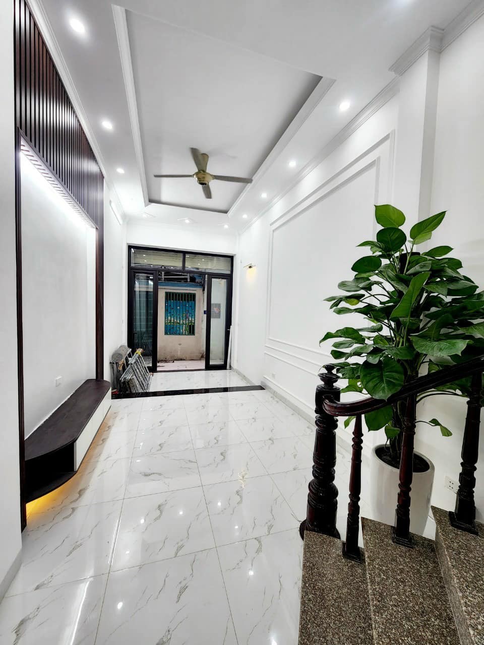 Bán nhà siêu rộng Quận Hà Đông ô tô đỗ cửa 2 mặt thoáng, khu dân trí cao