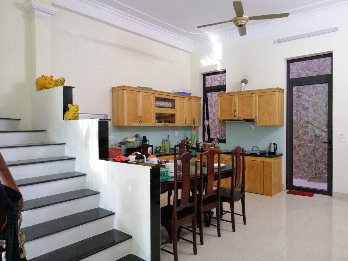 Cần bán nhà tại Nghi Tàm Tây Hồ nhà đẹp 5 tầng mới xây hiện đại, mua có thể ở ngay