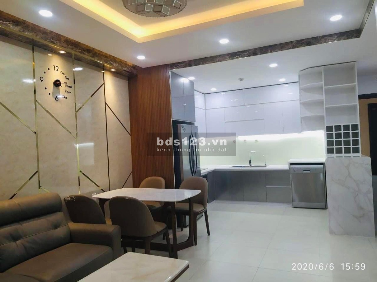 Kẹt tiền bán gấp căn Sunrise City View, 2pn, full nt, view Quận 1 giá bán 4.2 tỷ