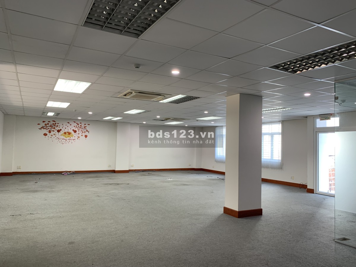 Cần cho thuê văn phòng đường 3/2, phường 14, Quận 10 dtsd 136m2 giá 39 triệu/tháng