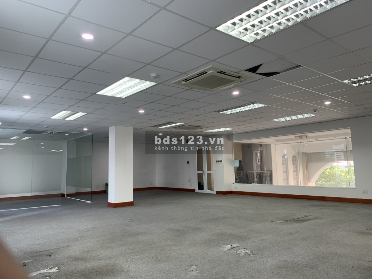 Cần cho thuê văn phòng đường 3/2, phường 14, Quận 10 dtsd 136m2 giá 39 triệu/tháng