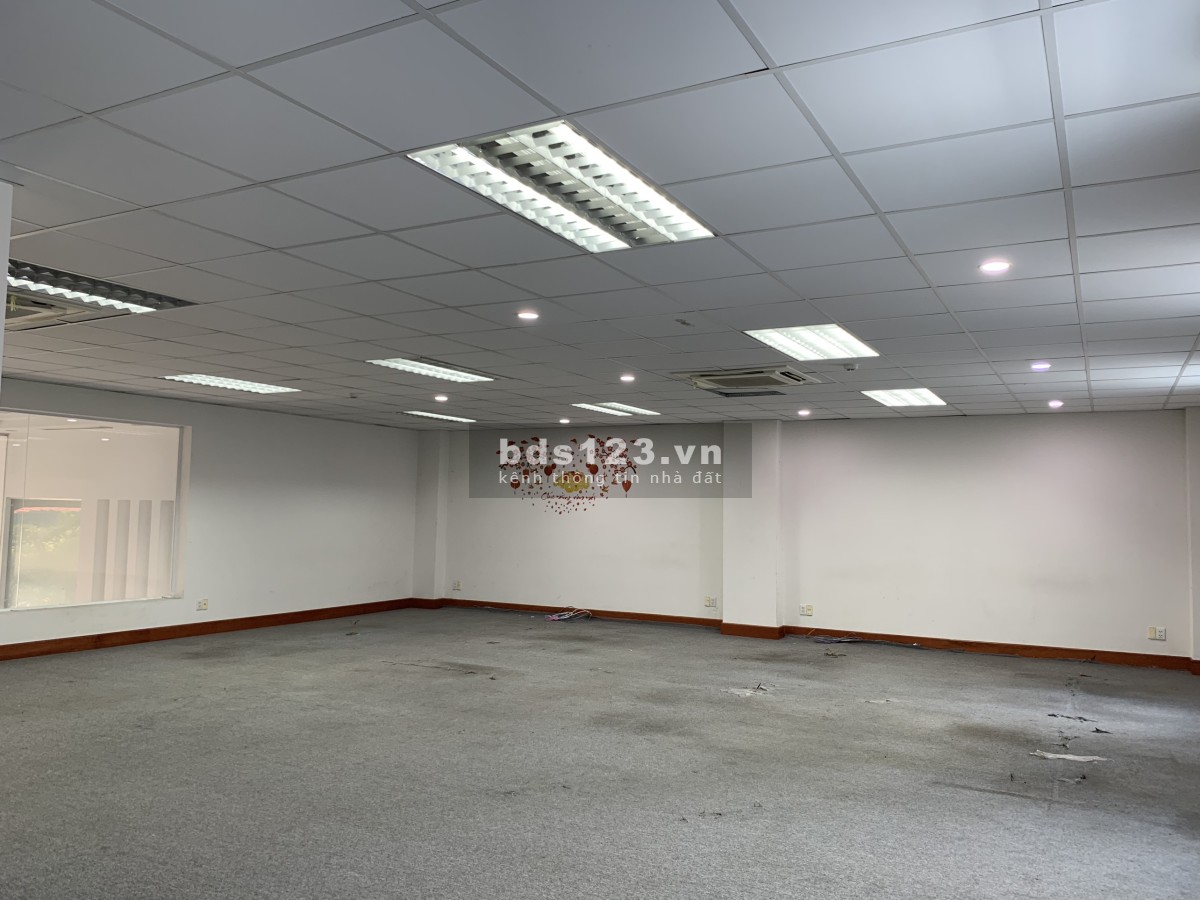 Cần cho thuê văn phòng đường 3/2, phường 14, Quận 10 dtsd 136m2 giá 39 triệu/tháng