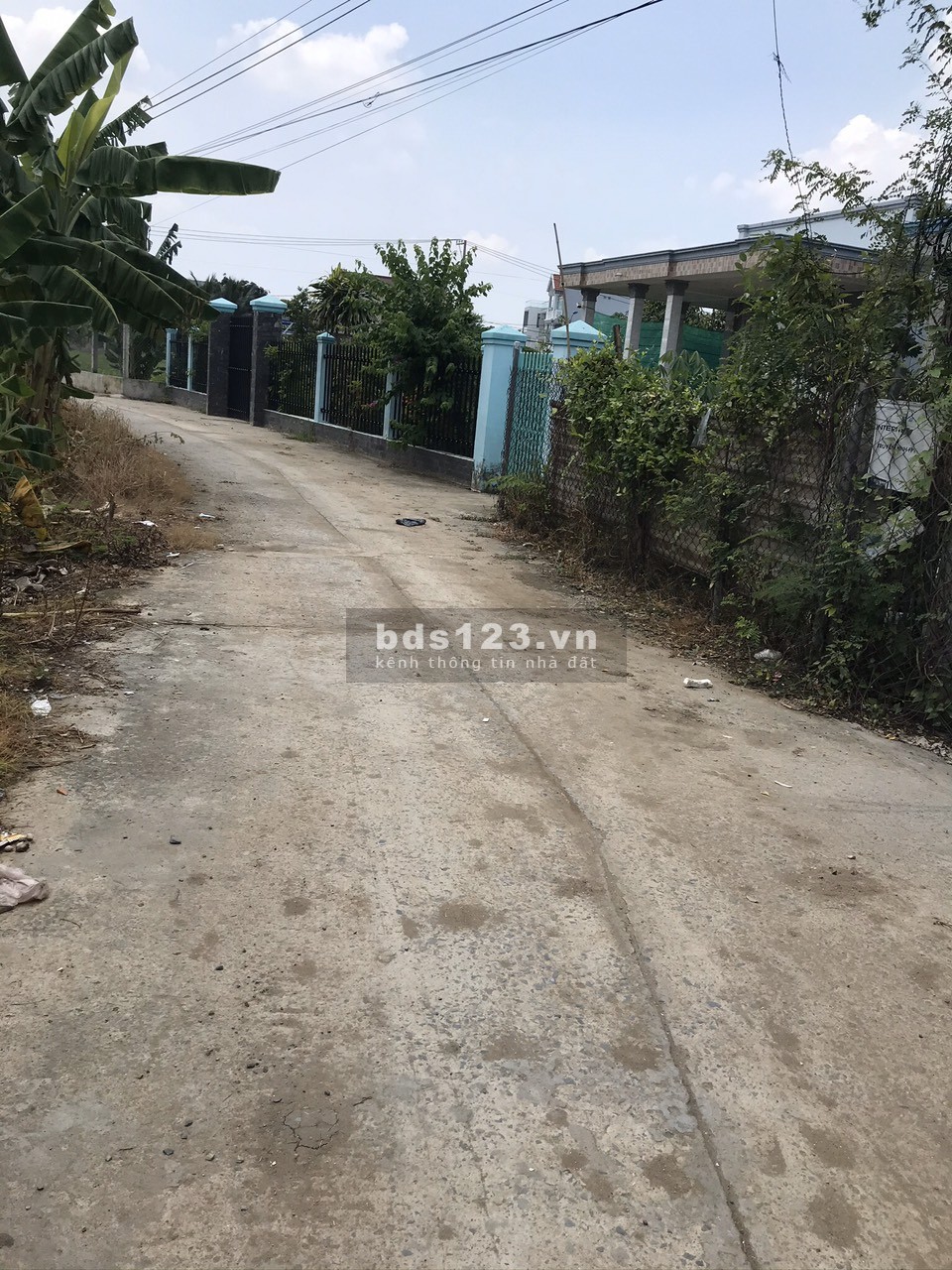Đất Chợ Hưng Long 90m2 2ty Full Thổ Cư, hẻm bê tông 4m, sổ hồng riêng bao sang tên