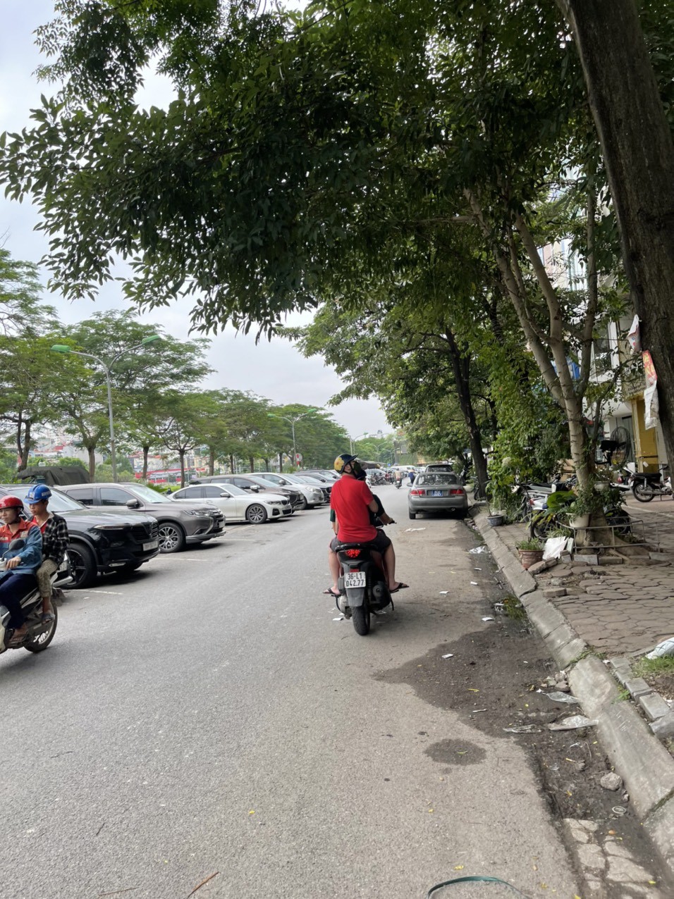 Bán nhà mặt hố Nguyên Khang 95m nở hậu giá 19.5 tỷ phù hợp xây tòa văn phòng, khách sạn