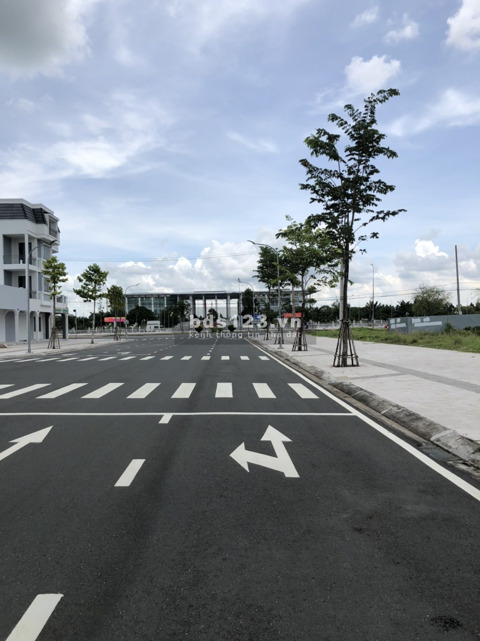 Dự án sắp mở có quy mô lớn và đất đẹp mặt tiền rộng, đầy đủ tiện ích xung quanh