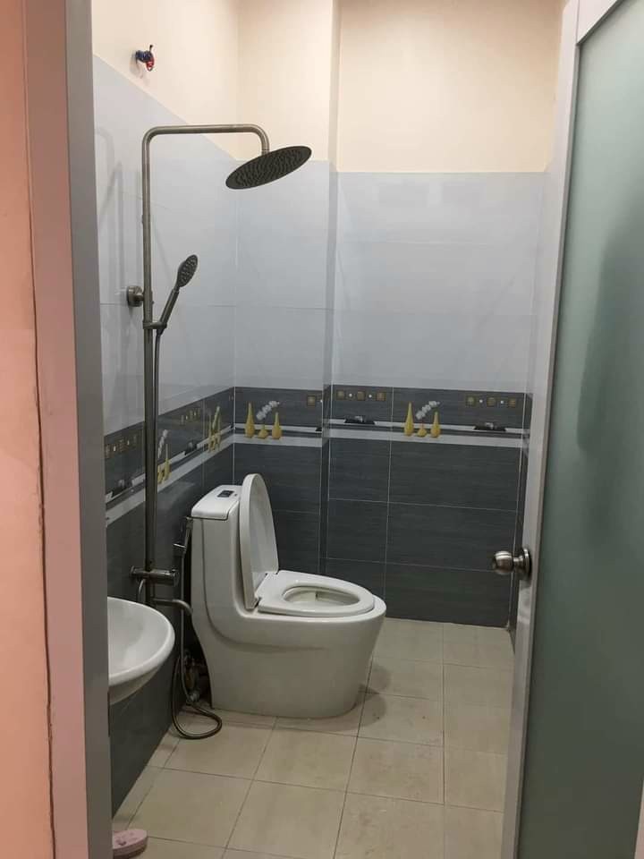 Bán nhà ngộp hẻm 6m đường số 14 Lê Văn Quới 3 tầng diện tích 8x12m giá 6.4 tỷ