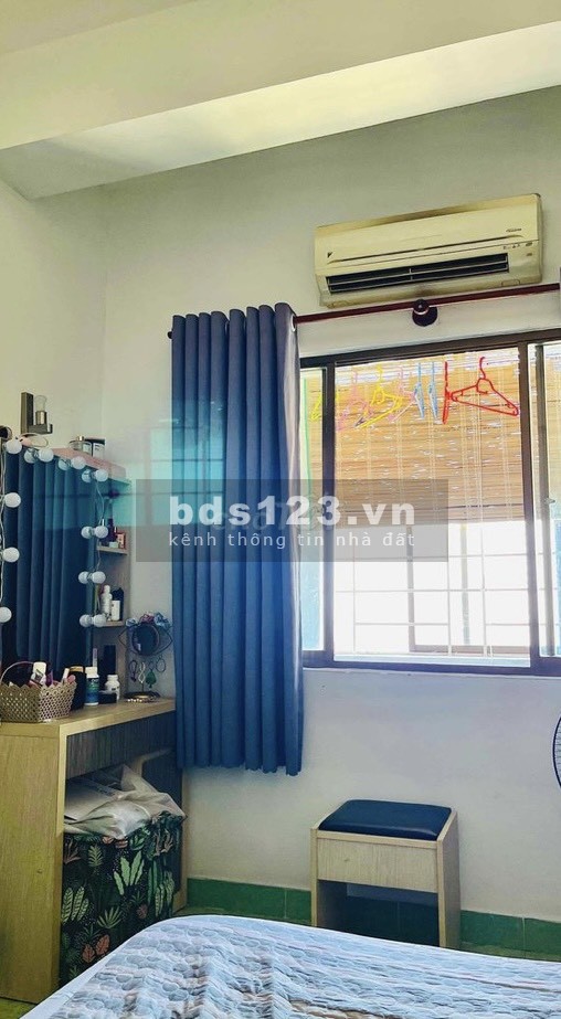 Cần bán căn góc diện tích 43m2 chung cư H1 Vĩnh Khánh Quận 4 lh 0358618929