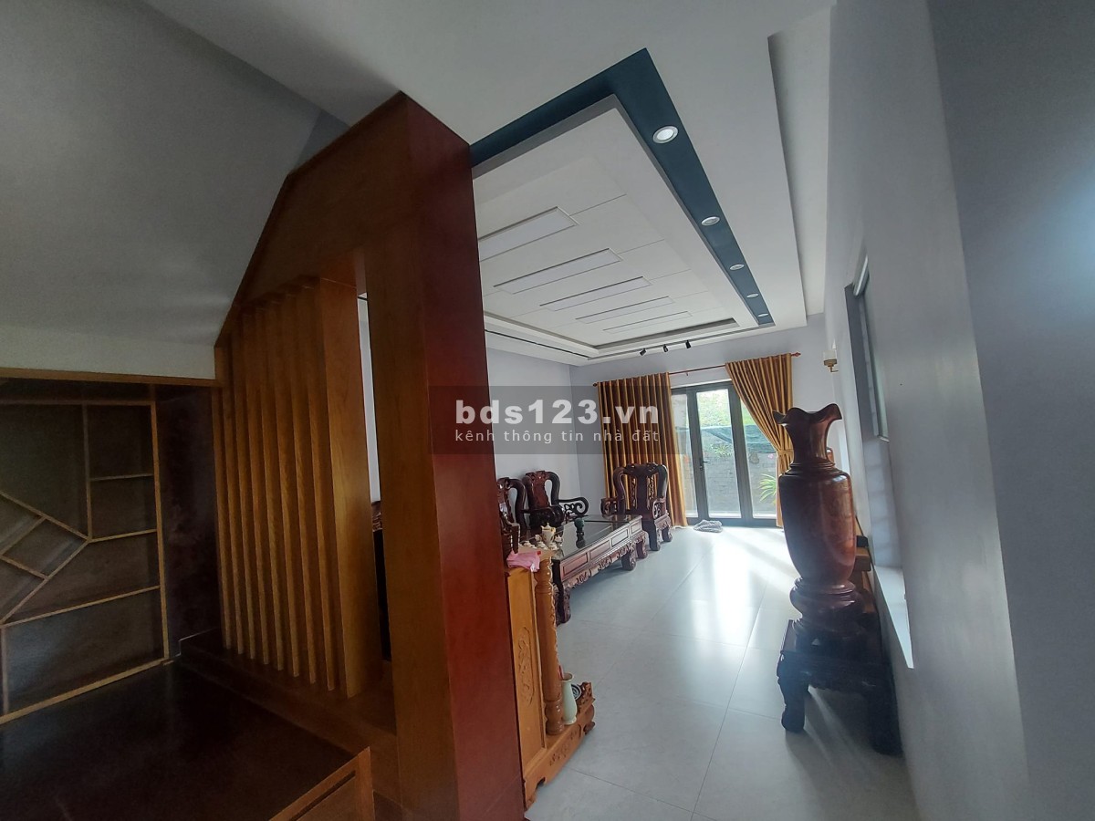 Biệt thự mới xây dựng, thiết kế hiện đại, 4 tầng, 4 phòng ngủ khép kín giá tốt đầu tư