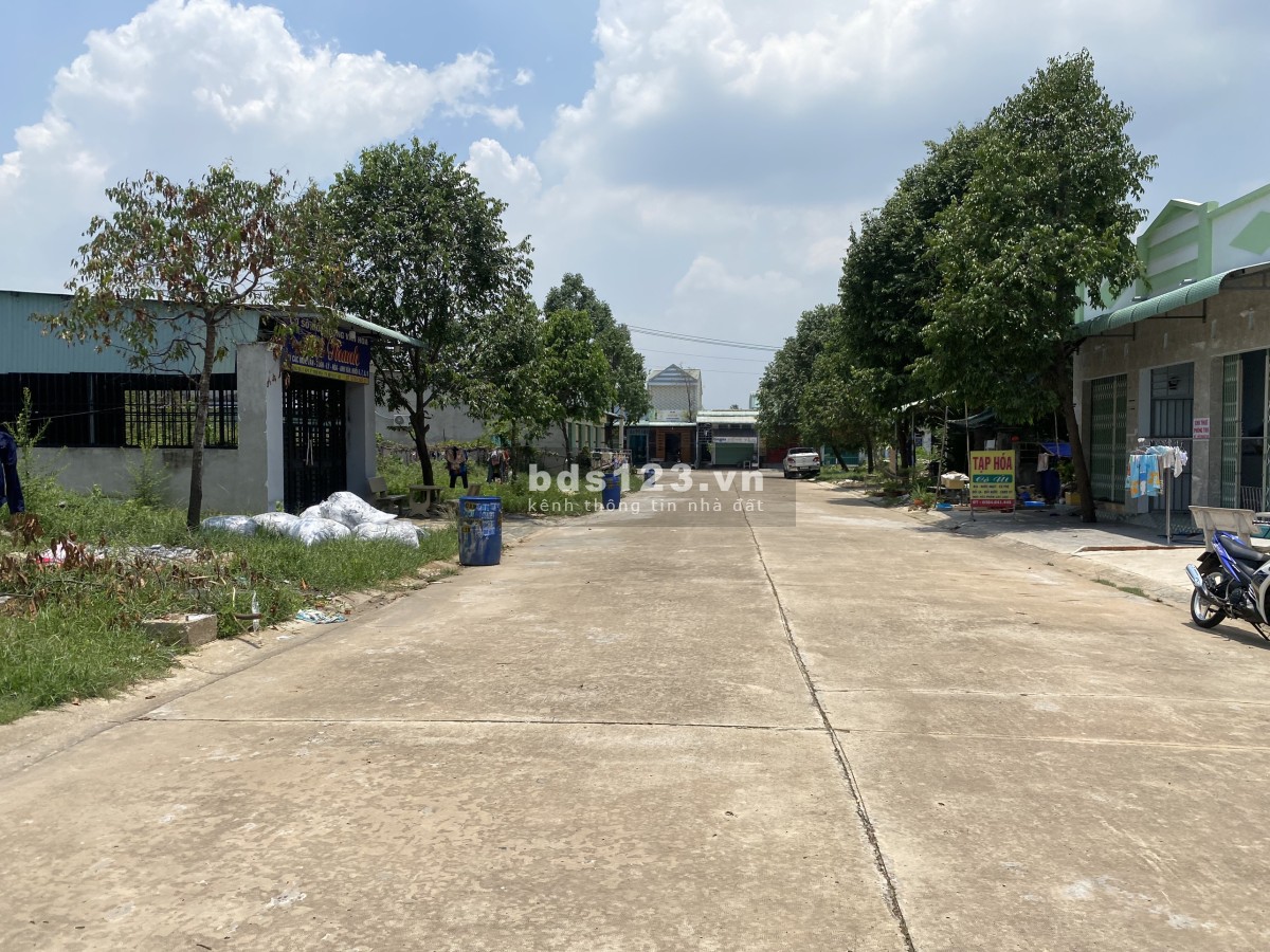 GĐ chuyển về quê nên tôi cần bán nhanh lô đất 300m và căn trọ kinh doanh buôn bán