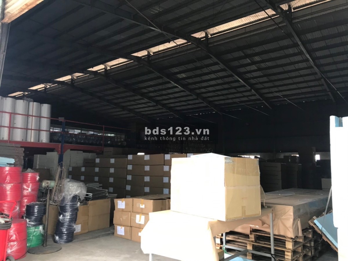 Cho thuê kho xưởng diện tích 1750m2 đường Quốc Lộ 13, Hiệp Bình Phước, Quận Thủ Đức