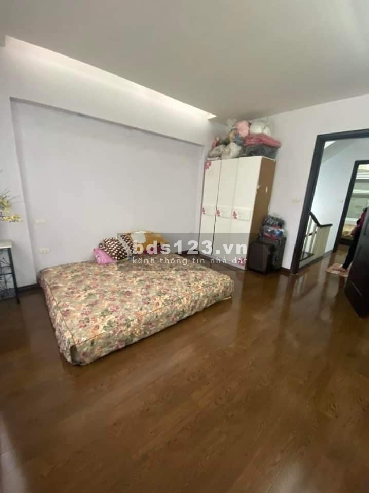 Bán nhà phố Nguyễn Ngọc Vũ, 10m ô tô tránh, nhà đẹp, full nội thất giá tốt/