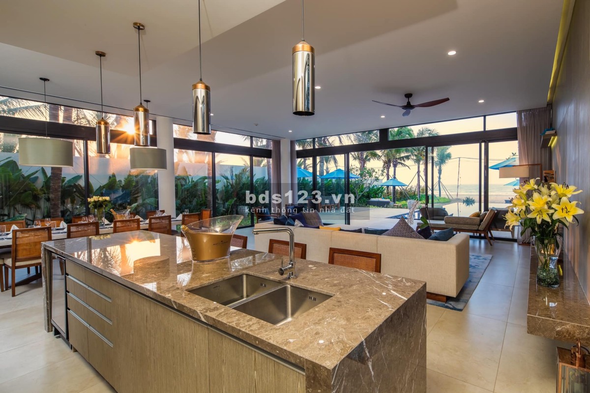 Bán Villa Chuyên Tổ Chức Tiệc Cưới, Mặt Tiền Biển Melia Hồ Tràm, 4PN DT 1000m2, Full Nội Thất 5 Sao