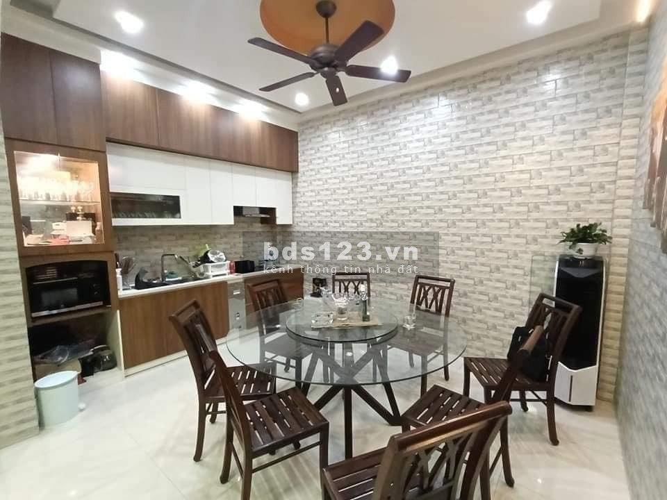 Bán nhà Giáp Nhị Hoàng Mai diện tích 50m2 4 tầng đúc, ba gác tránh, gia tốt