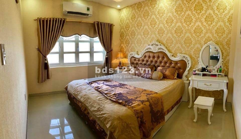 Biệt thự Hiệp Bình diện tích 170m2, giá bán 14 tỷ, Thủ Đức khu dân cư đông đúc