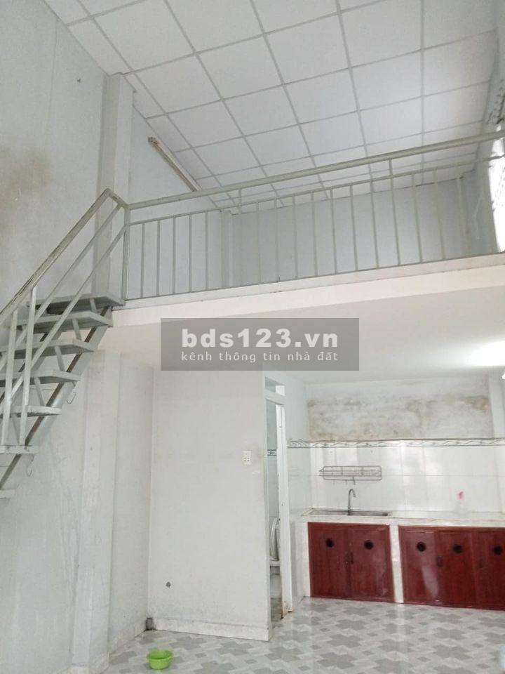 nhà nguyên căn Thủ Đức giá rẻ sv sạch sẽ liên hệ 0976659800