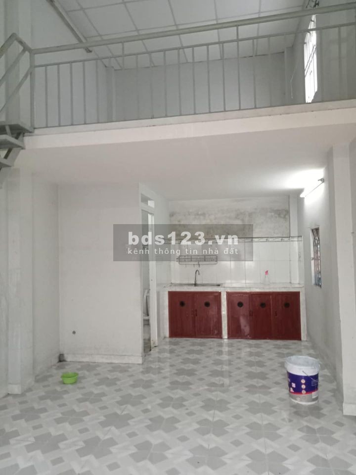 nhà nguyên căn Thủ Đức giá rẻ sv sạch sẽ liên hệ 0976659800