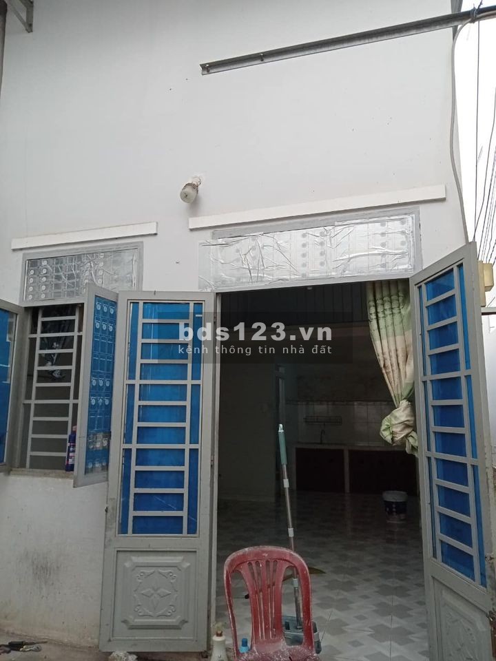 nhà nguyên căn Thủ Đức giá rẻ sv sạch sẽ liên hệ 0976659800