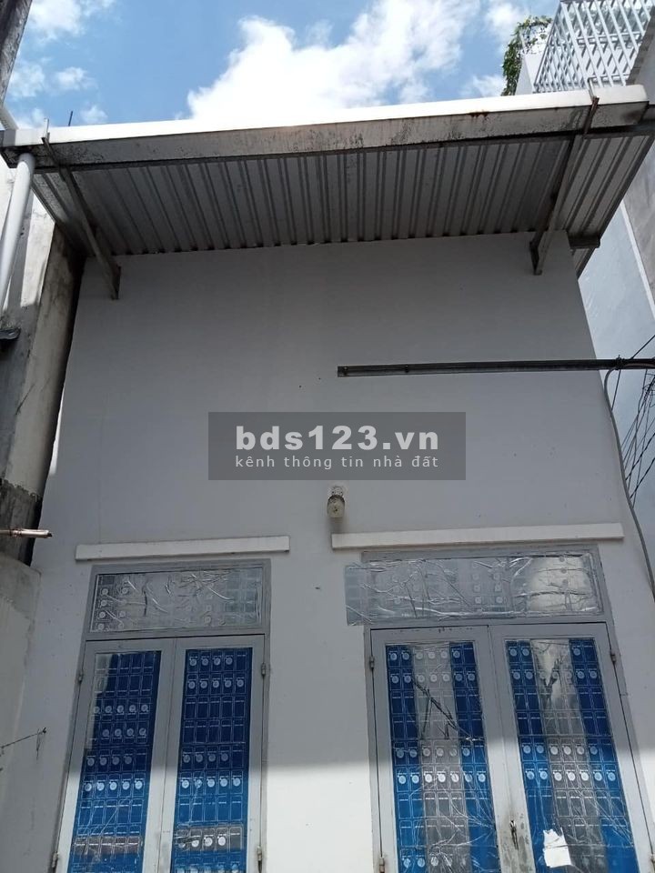 nhà nguyên căn Thủ Đức giá rẻ sv sạch sẽ liên hệ 0976659800
