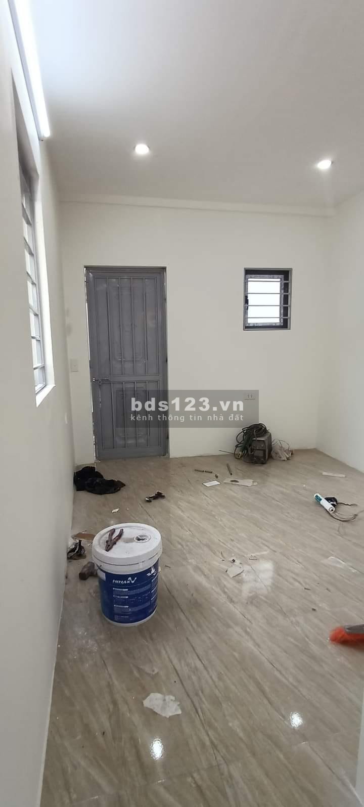 Cần bán nhà kinh doanh tốt Hồng Mai, Hai Bà Trưng 37m2 x 4 tầng, chỉ 3.65 tỷ. Alo e Lan 0975258510