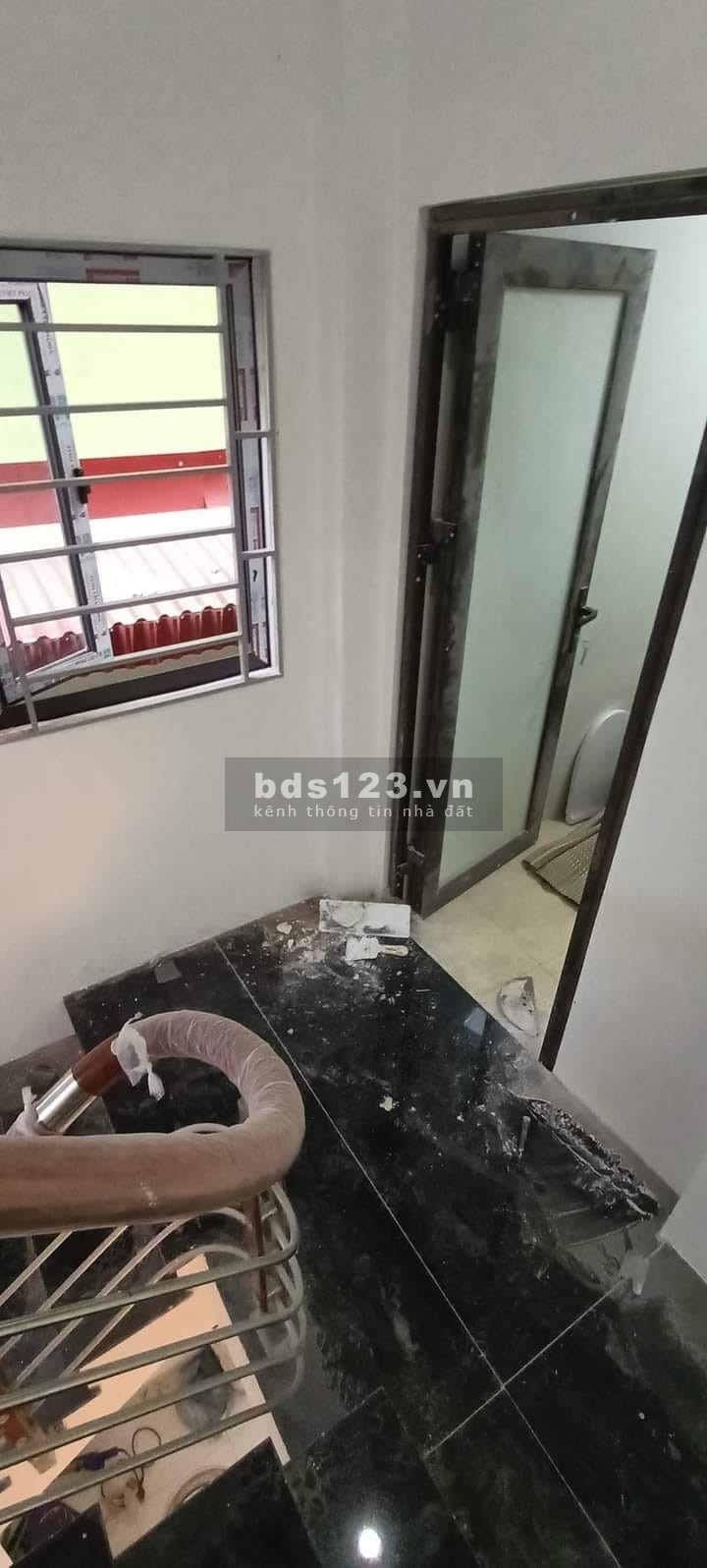 Cần bán nhà kinh doanh tốt Hồng Mai, Hai Bà Trưng 37m2 x 4 tầng, chỉ 3.65 tỷ. Alo e Lan 0975258510
