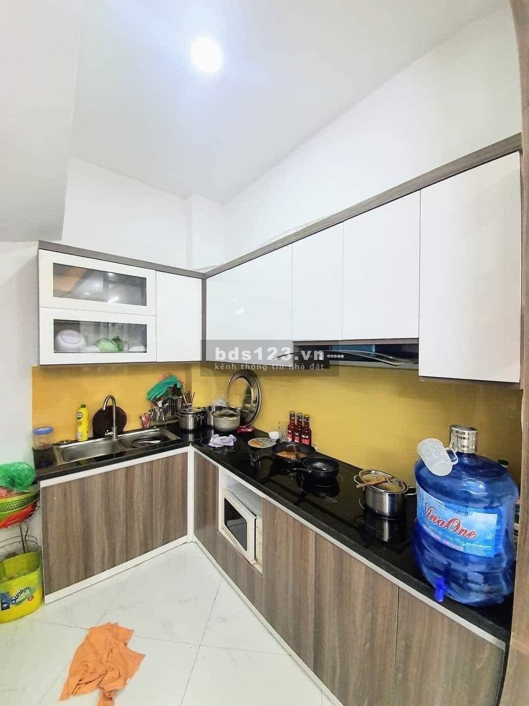 Bán nhà Hoàng Mai 31m2 x 5 tầng, MT 4m, chỉ 3.35 tỷ. Alo em Lan 24/24h 0975258510