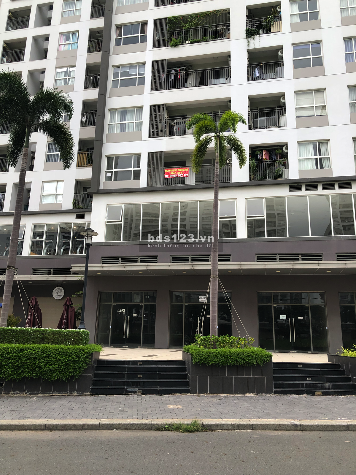 Bán shophouse chung cư HAGL3 Sài Gòn. Ở và KD đều được. Sổ Hồng vĩnh viễn. DT 242m2, giá 5.35 tỷ.