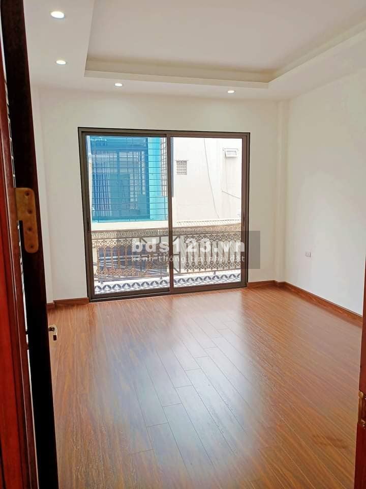Cần bán nhà kinh doanh đỉnh Ngõ Quỳnh, Hai Bà Trưng 52m2 x 5 tầng, chỉ 8.5 tỷ. Alo em Lan 0975258510