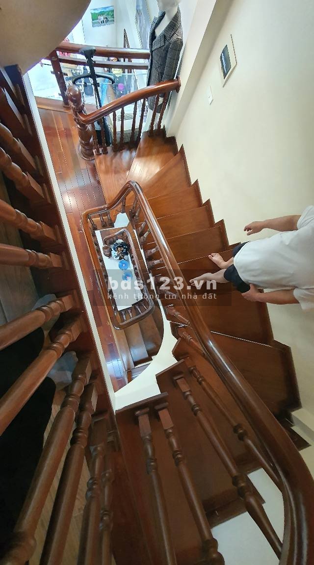 Lô gốc Phố Trần Bình diện tích 34m2 nhà đẹp gần ô tô bãi 3.85 tỷ - hiếm quá!