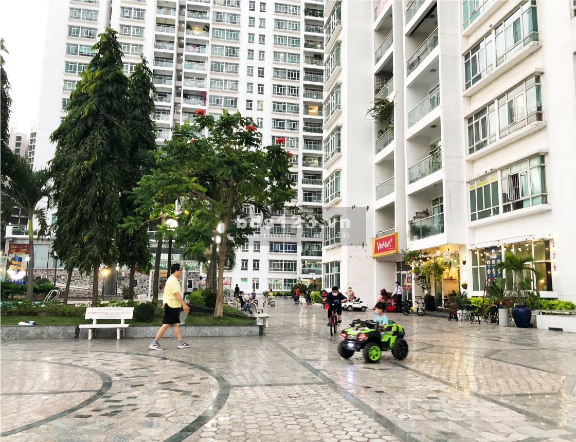 Bán shophouse chung cư HAGL3 Sài Gòn. Ở và KD đều được. Sổ Hồng vĩnh viễn. DT 242m2, giá 5.35 tỷ.