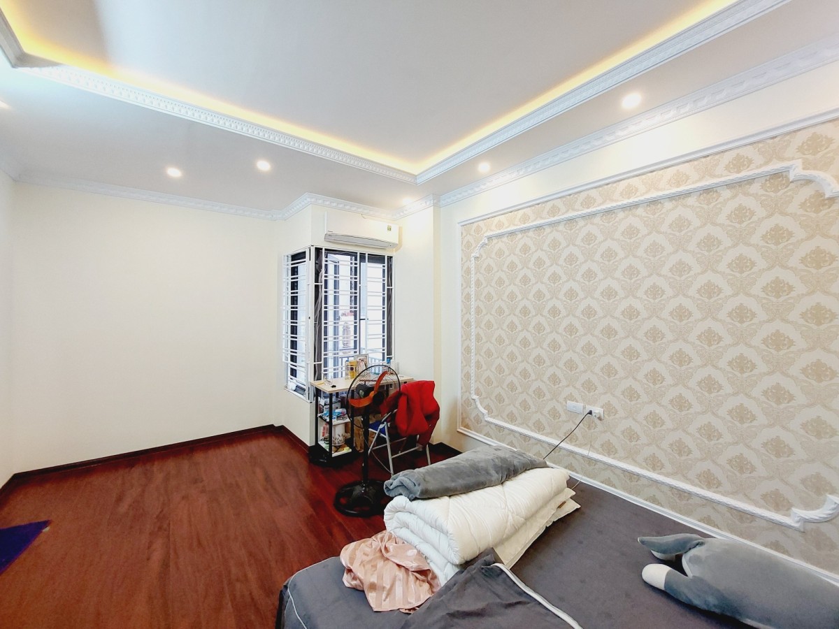 Bán nhà 5 tầng Yên Hòa đẹp như mới nội thất sang trọng vị trí trung tâm DT 32m2 mt 4,9m giá 4 tỷ