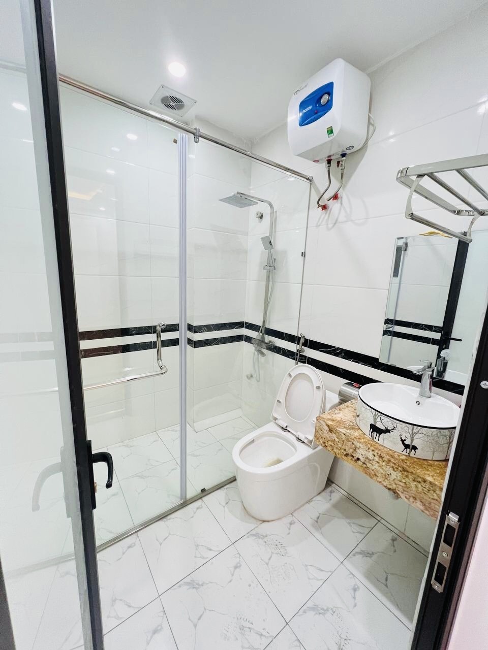 Bán nhà 5 tầng Yên Hòa đẹp như mới nội thất sang trọng vị trí trung tâm DT 32m2 mt 4,9m giá 4 tỷ