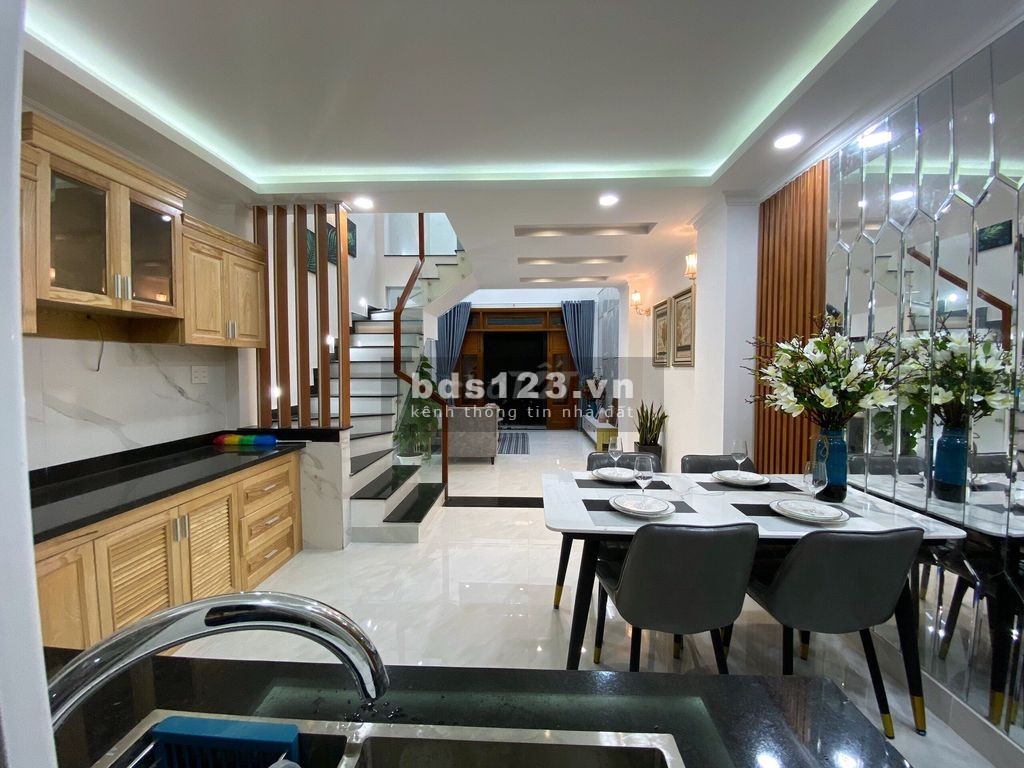 Siêu Phẩm Nhà Phố Quận 10 giá cực sốc LH 0917575706