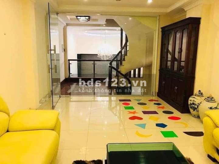 Bán nhà siêu đẹp gần trường đại học trung tâm thương mại ngõ rộng khả năng sinh lời cao