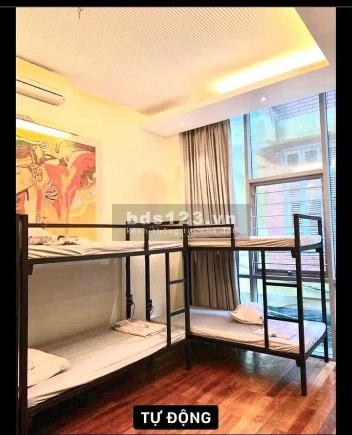 Bán nhà siêu đẹp gần trường đại học trung tâm thương mại ngõ rộng khả năng sinh lời cao