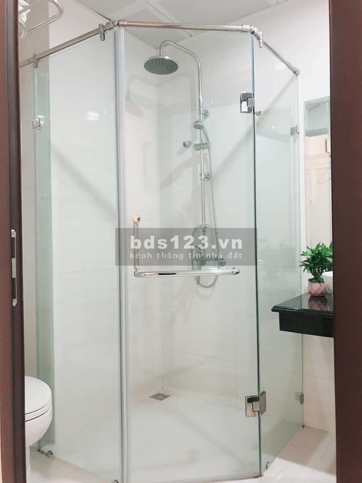Bán khách sạn trung tâm bãi cháy, Hạ Long, Quảng Ninh liên hệ 0356236196