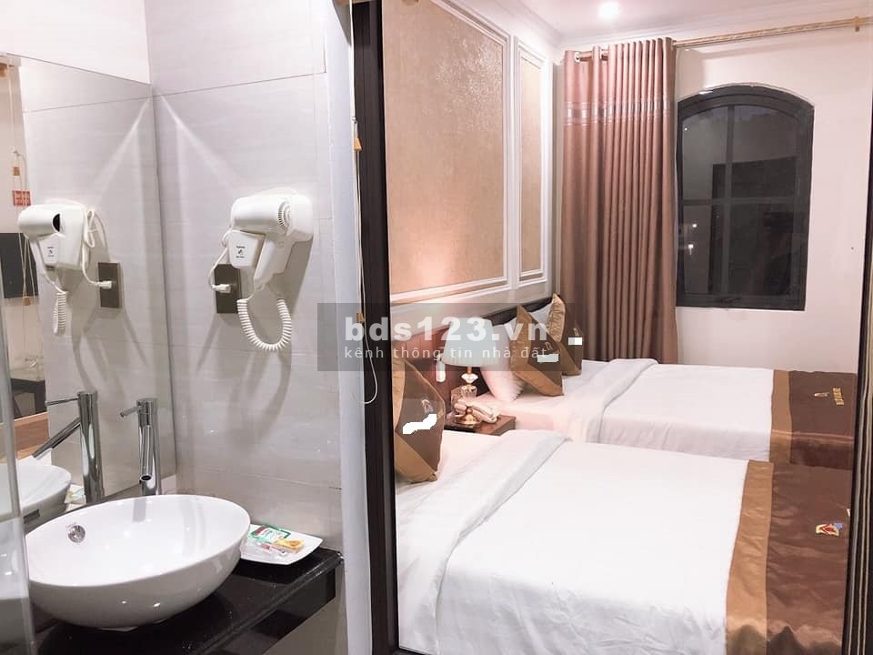 Bán khách sạn trung tâm bãi cháy, Hạ Long, Quảng Ninh liên hệ 0356236196