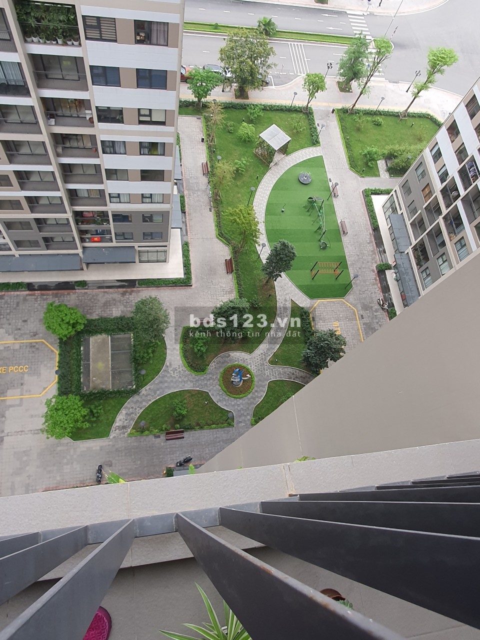 Gia đình cần bán gấp căn hộ 2 phòng ngủ + 1PN nhỏ và 2WC giá bán 1.9 tỷ tại Vinhomes Ocean Park