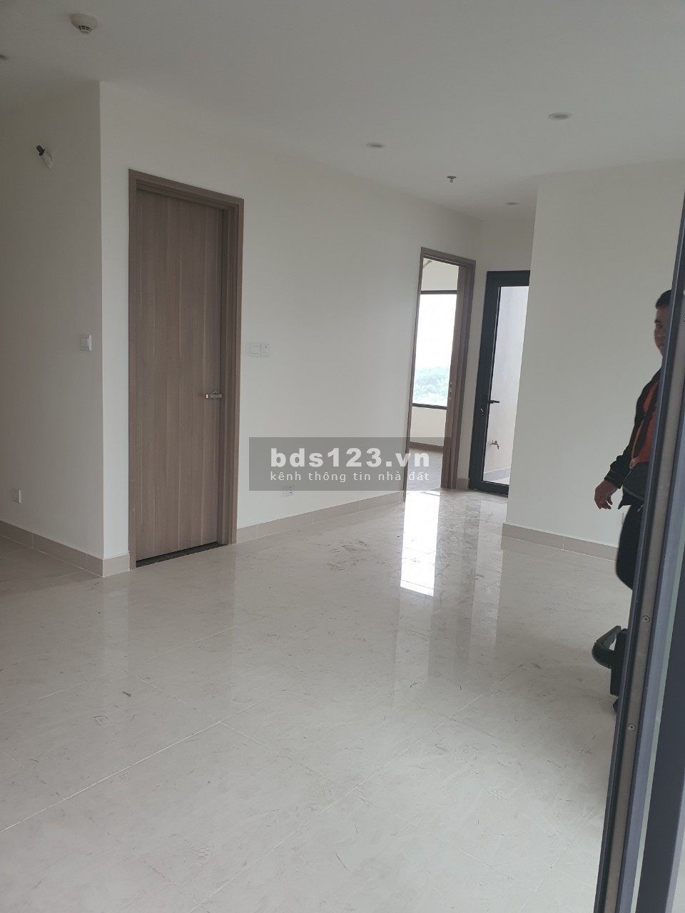 Gia đình cần bán gấp căn hộ 2 phòng ngủ + 1PN nhỏ và 2WC giá bán 1.9 tỷ tại Vinhomes Ocean Park