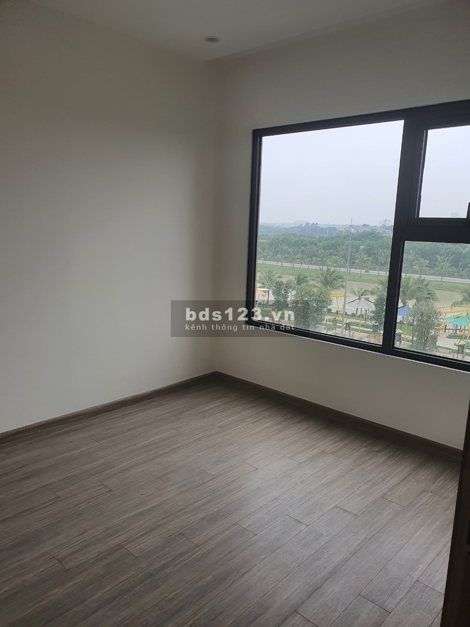 Gia đình cần bán gấp căn hộ 2 phòng ngủ + 1PN nhỏ và 2WC giá bán 1.9 tỷ tại Vinhomes Ocean Park