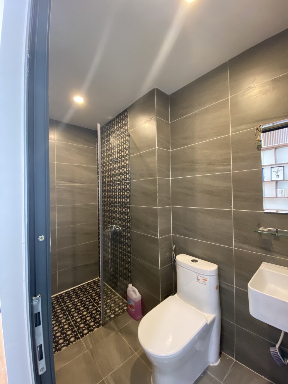 Mở bán nhà mới 2 tầng 2 mặt kiệt Nguyễn Văn Linh quận Hải Châu Đà Nẵng