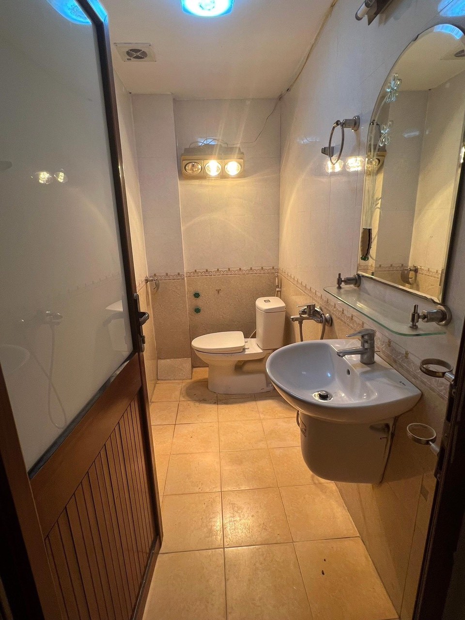Siêu phẩm nhà Triều Khúc lô góc ô tô qua nhà DT 45m² x 5 tầng giá 5,58 tỷ đồng