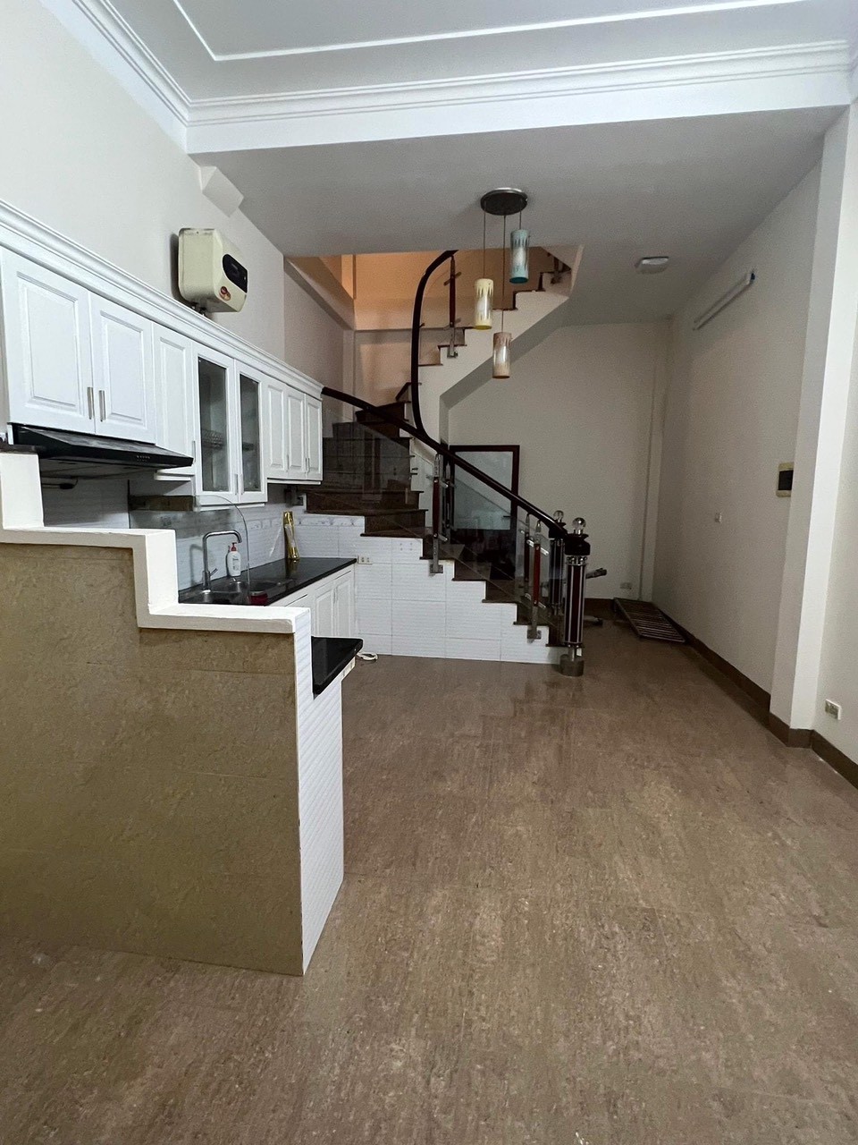 Siêu phẩm nhà Triều Khúc lô góc ô tô qua nhà DT 45m² x 5 tầng giá 5,58 tỷ đồng