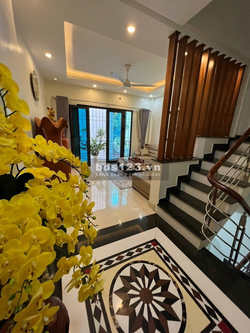 Nhà mặt ngõ Gốc Đề gần nhiều trường đại học lớn, gần phố, gần ô tô