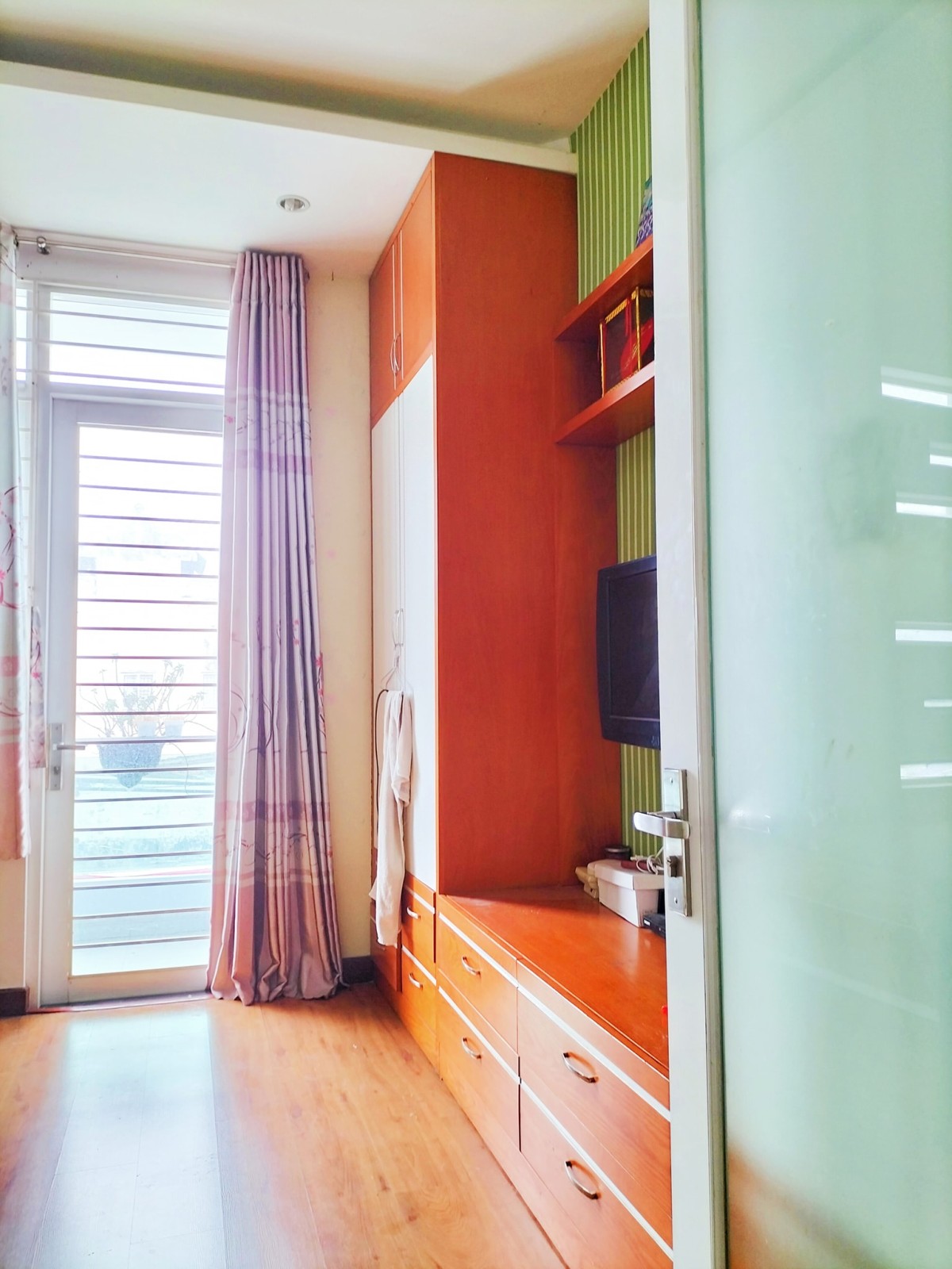 Bán nhà Điện Biên Phủ Bình Thạnh 1 bước qua Quận 1 kinh doanh sầm uất, có thang mát, gia 17 tỷ