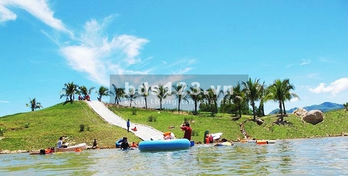 Bán đất giá rẻ mặt tiền đường nhựa 32m gần KDL Hồ suối lam