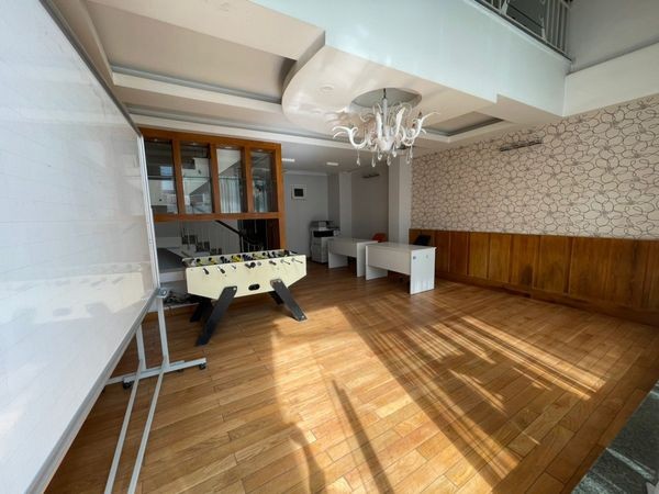 Cho thuê tòa mặt tiền Lê Văn Sỹ, Phú Nhuận diện tích sử dụng 6x20m, 1 hầm, 6 lầu, giá 80 triệu/tháng